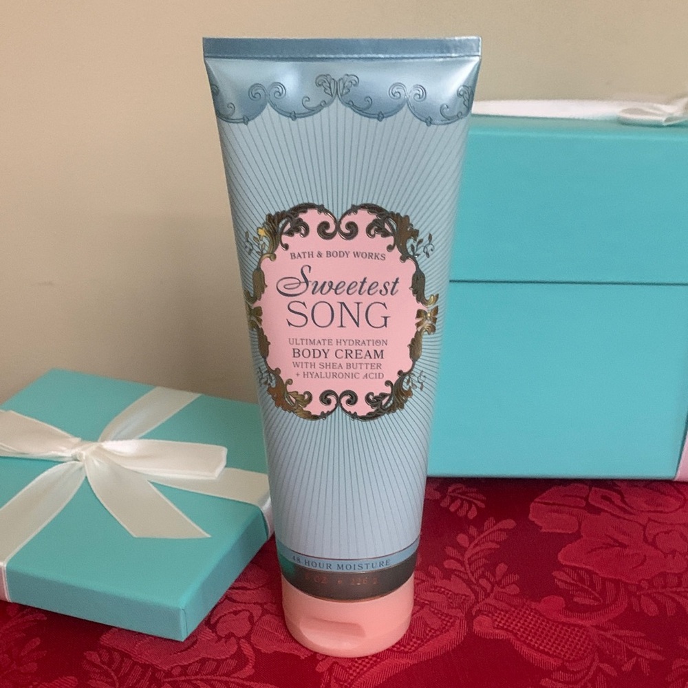 Bath & Body Works Sweetest Song Body lotion Cream - Blue and Pink Design